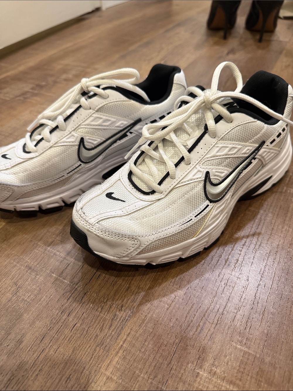 Nike women’s sneakers
